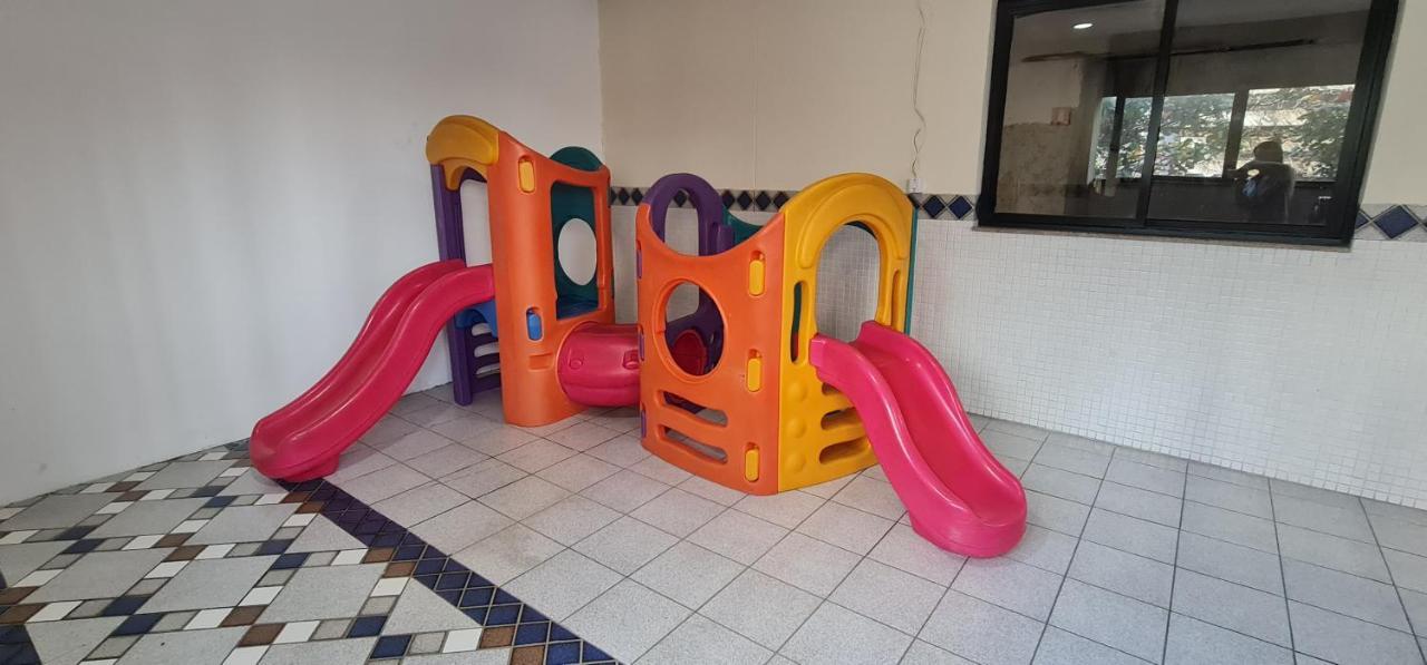 Apto aconchegante, bem localizado, churrasqueira na varanda, serviço de limpeza diária, serviço de praia - Pitangueiras - Guarujá Exterior foto